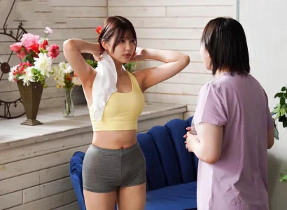 Cô nàng gợi cảm đi tập yoga rồi bị chịch trong phòng thay đồ