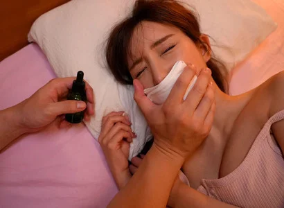 Tên này chuốc thuốc mê cô em họ xinh đẹp và thực hiện hành vi quan hệ